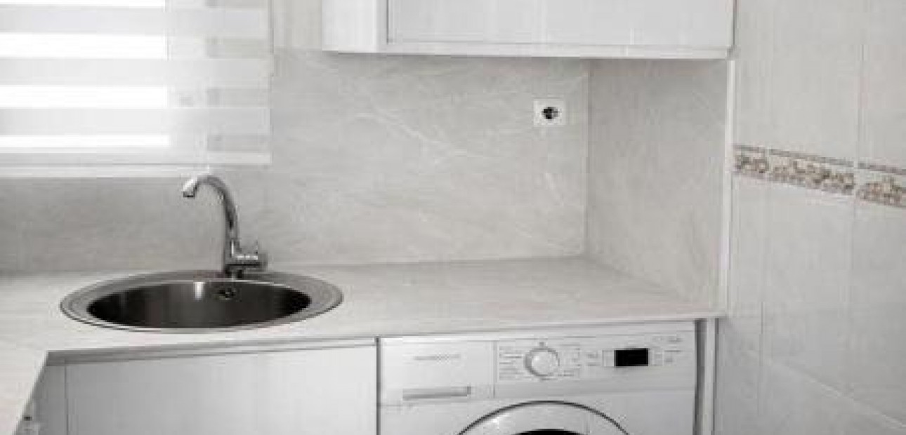 Herverkoop - Penthouse -
Torrevieja - Estacion de autobuses