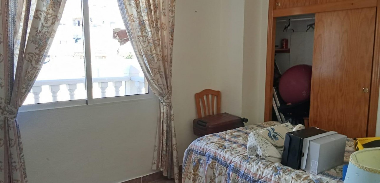 Sale - Apartment / flat -
Torrevieja - Playa de los locos