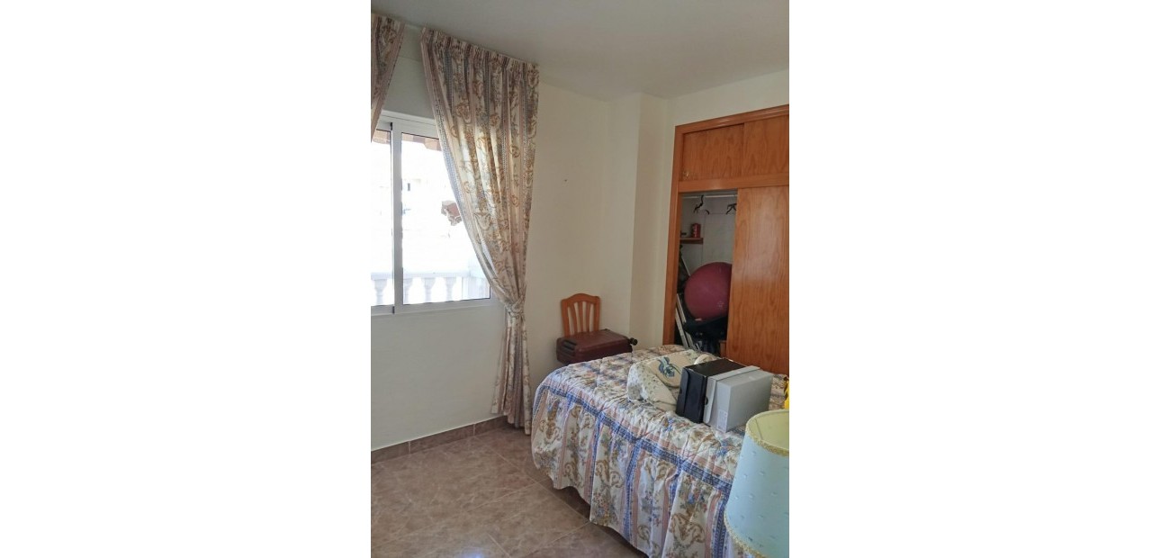 Sale - Apartment / flat -
Torrevieja - Playa de los locos