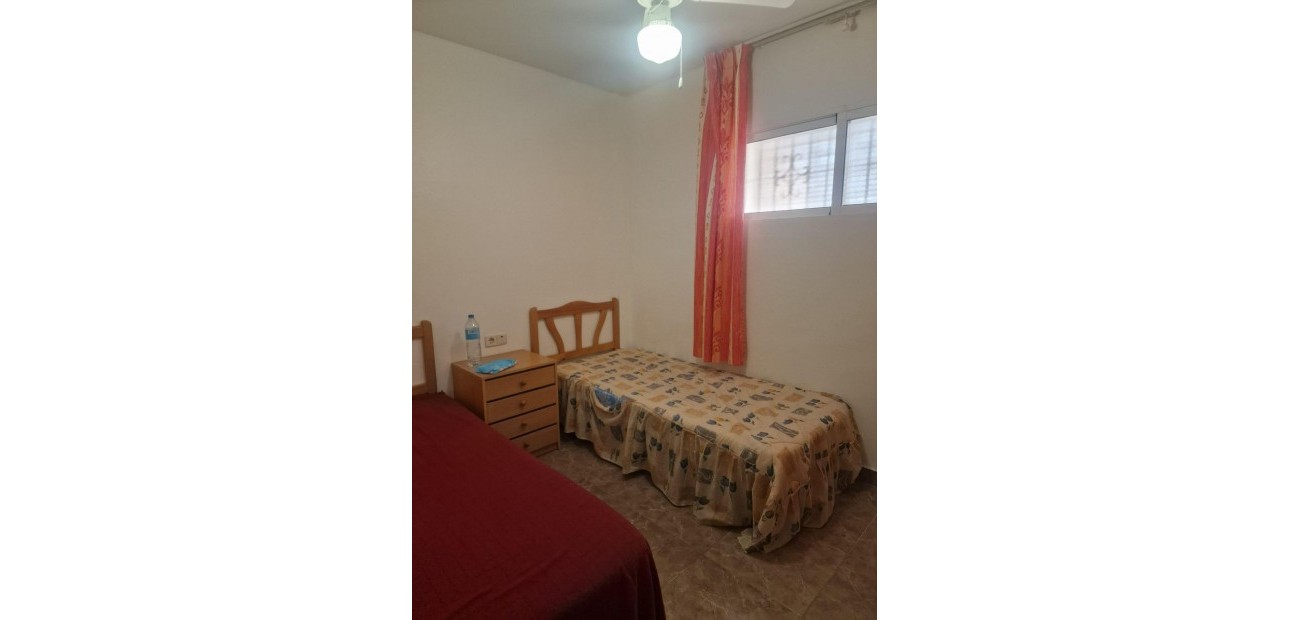 Sale - Apartment / flat -
Torrevieja - Playa de los locos