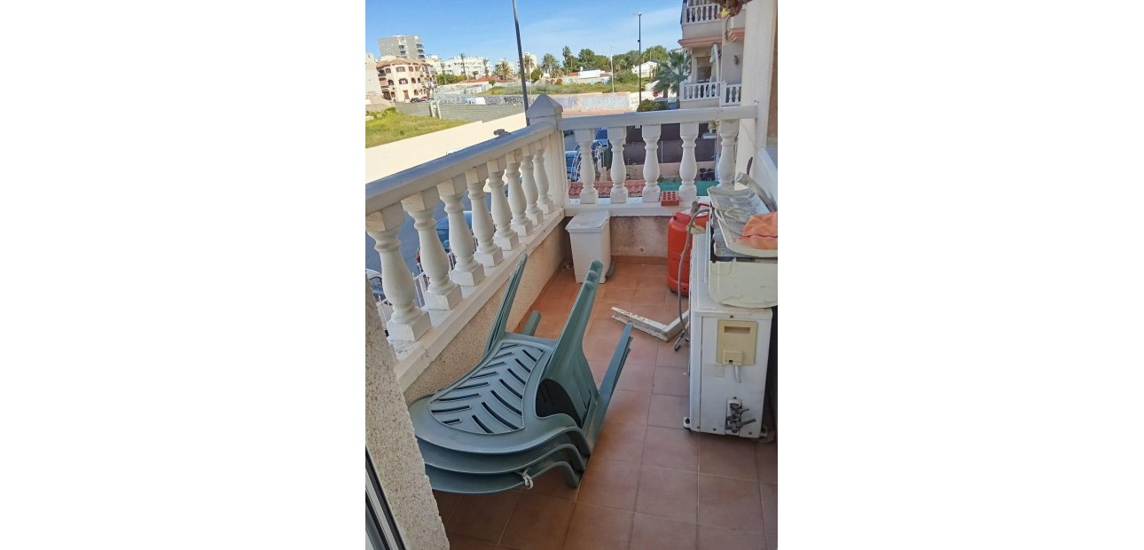 Sale - Apartment / flat -
Torrevieja - Playa de los locos
