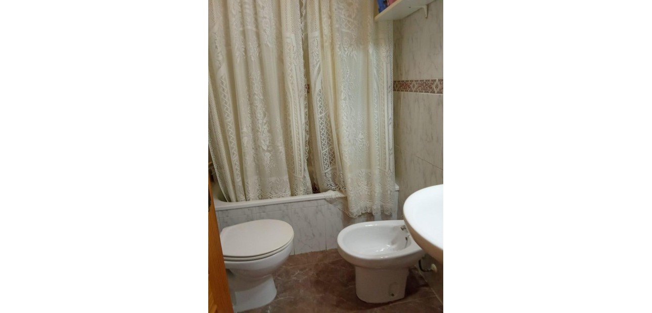 Sale - Apartment / flat -
Torrevieja - Playa de los locos