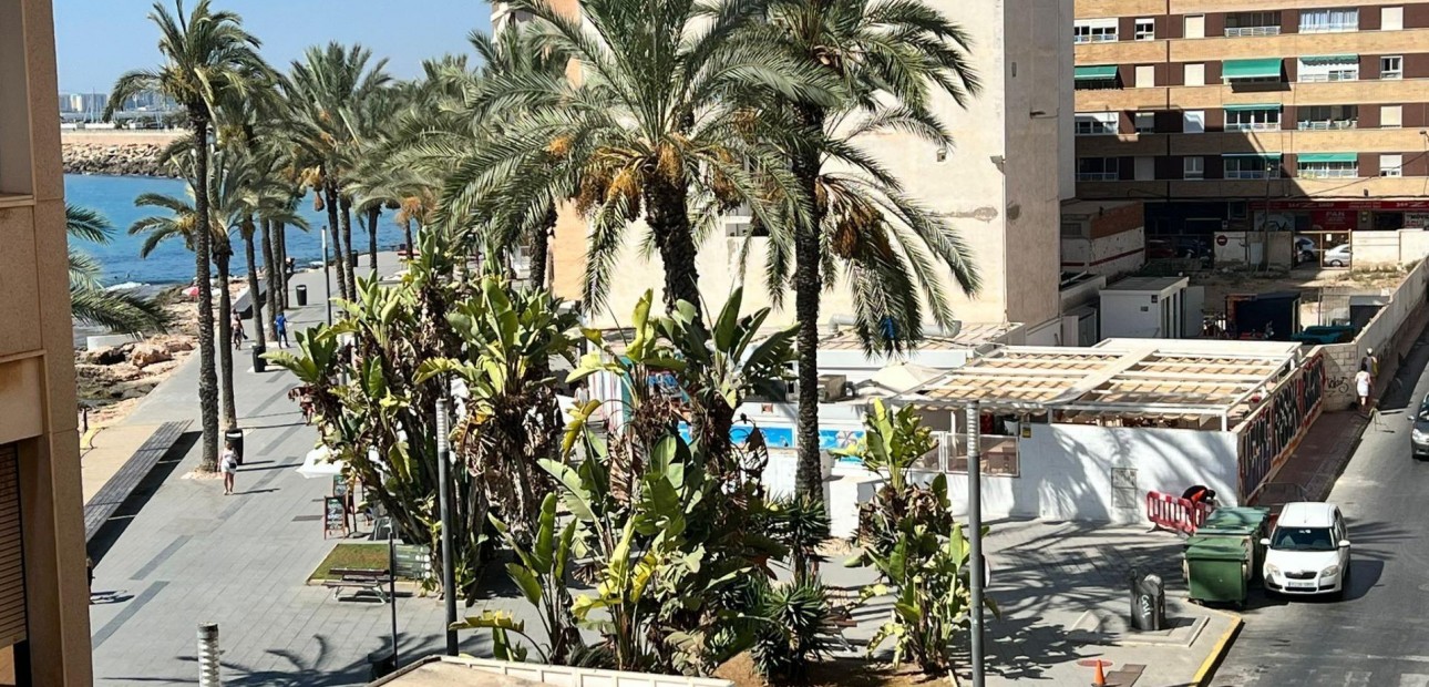 Herverkoop - Appartement / flat -
Torrevieja - Estacion de autobuses