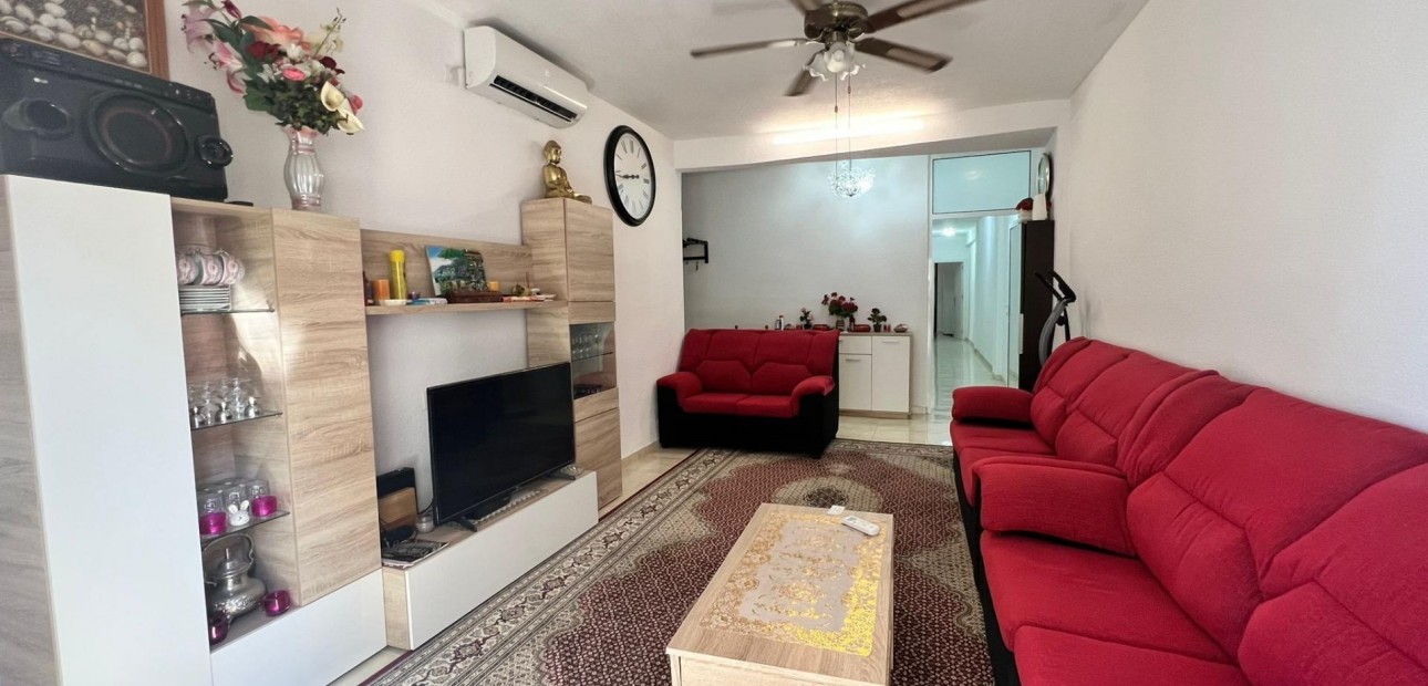 Herverkoop - Appartement / flat -
Torrevieja - Estacion de autobuses