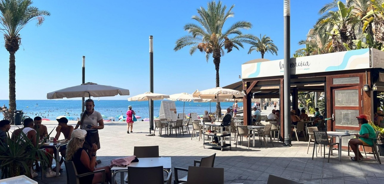 Herverkoop - Appartement / flat -
Torrevieja - Estacion de autobuses