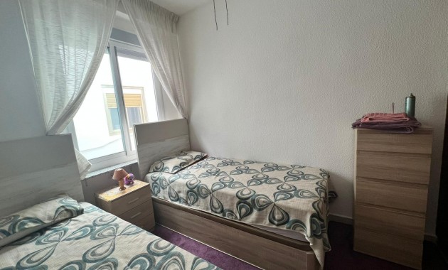 Herverkoop - Appartement / flat -
Torrevieja - Estacion de autobuses