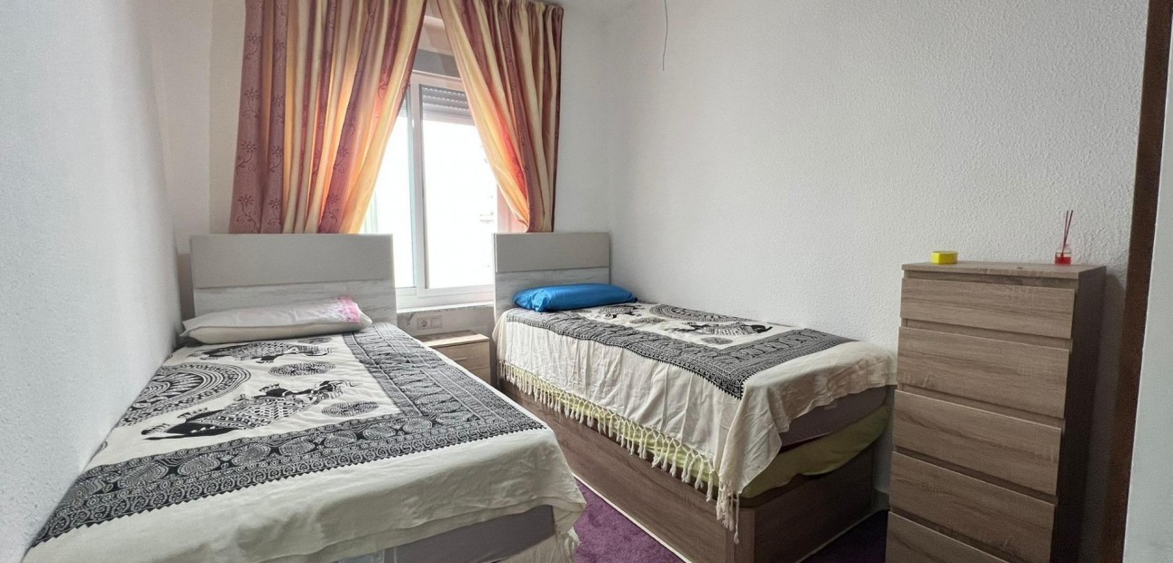 Herverkoop - Appartement / flat -
Torrevieja - Estacion de autobuses