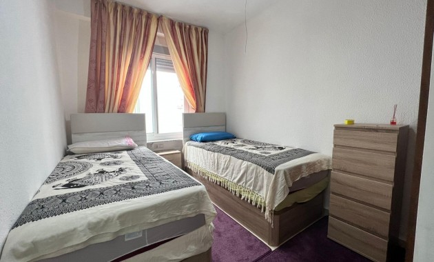 Herverkoop - Appartement / flat -
Torrevieja - Estacion de autobuses