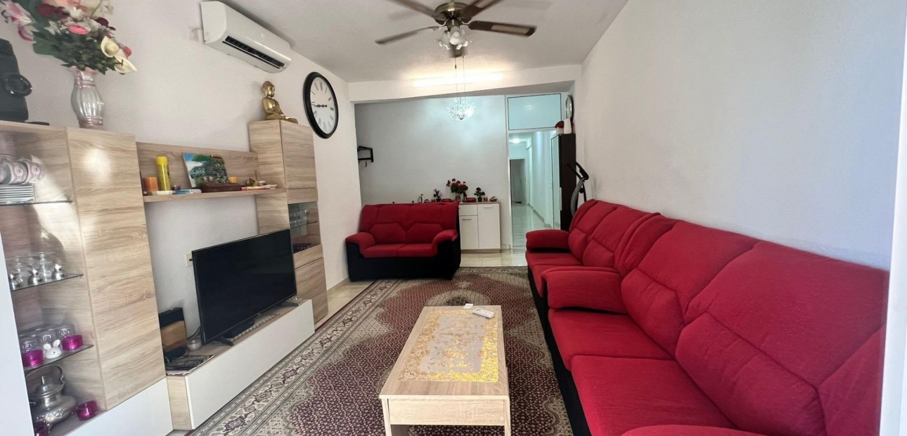 Herverkoop - Appartement / flat -
Torrevieja - Estacion de autobuses