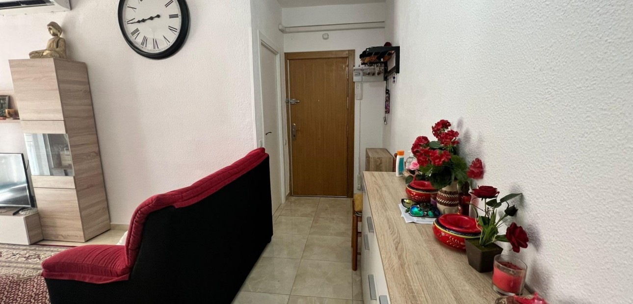 Herverkoop - Appartement / flat -
Torrevieja - Estacion de autobuses