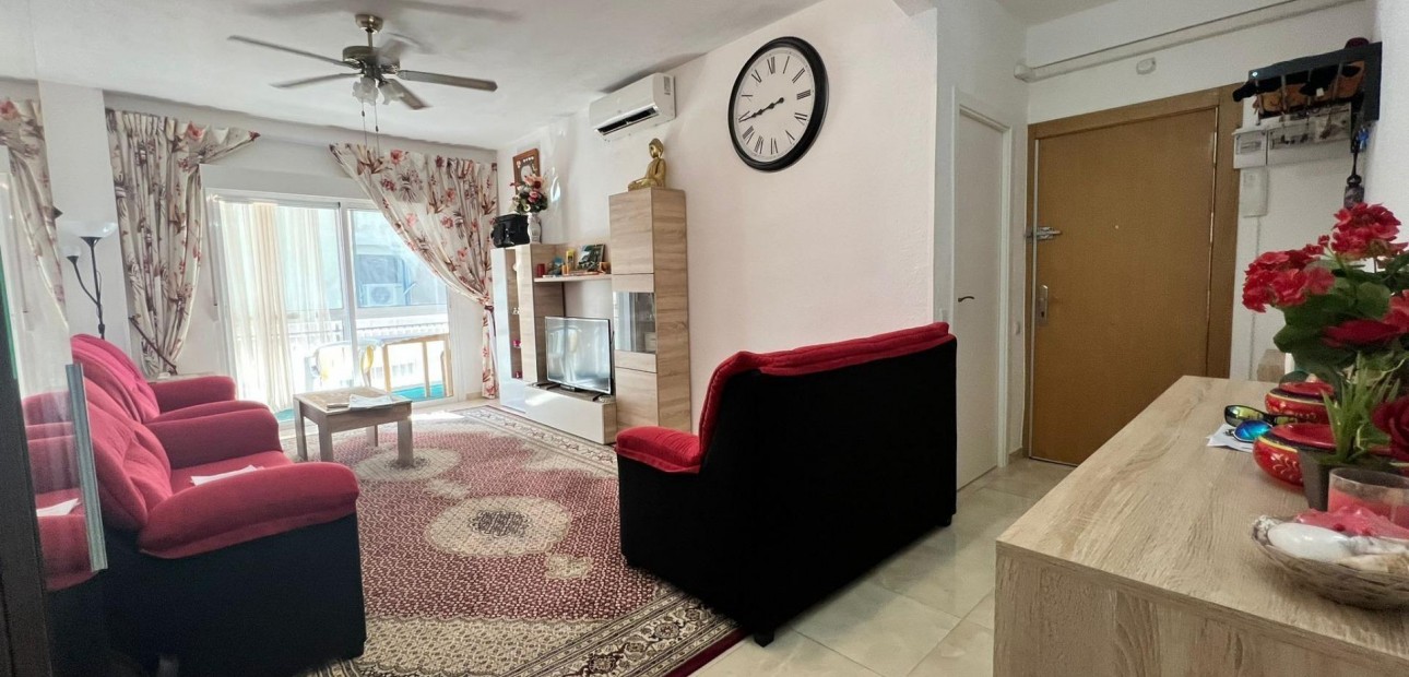 Herverkoop - Appartement / flat -
Torrevieja - Estacion de autobuses