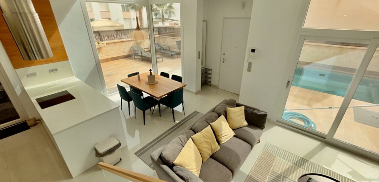 Herverkoop - Villa -
Ciudad Quesada - Rojales