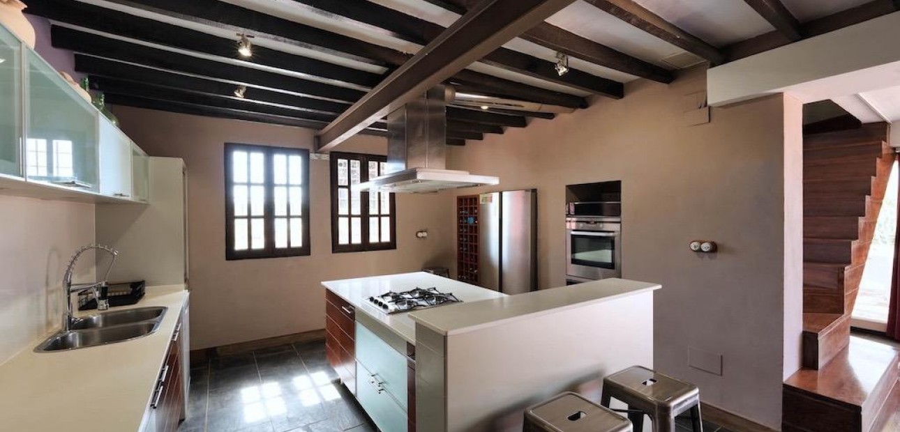 Herverkoop - Country House -
Orihuela - Torremendo