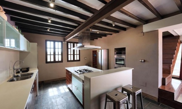 Herverkoop - Country House -
Orihuela - Torremendo