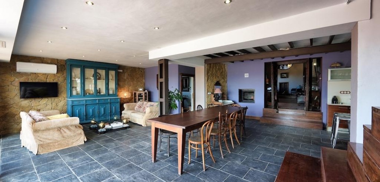 Herverkoop - Country House -
Orihuela - Torremendo