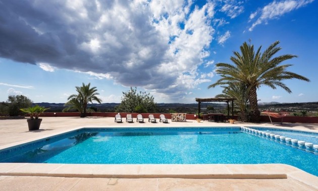 Herverkoop - Country House -
Orihuela - Torremendo