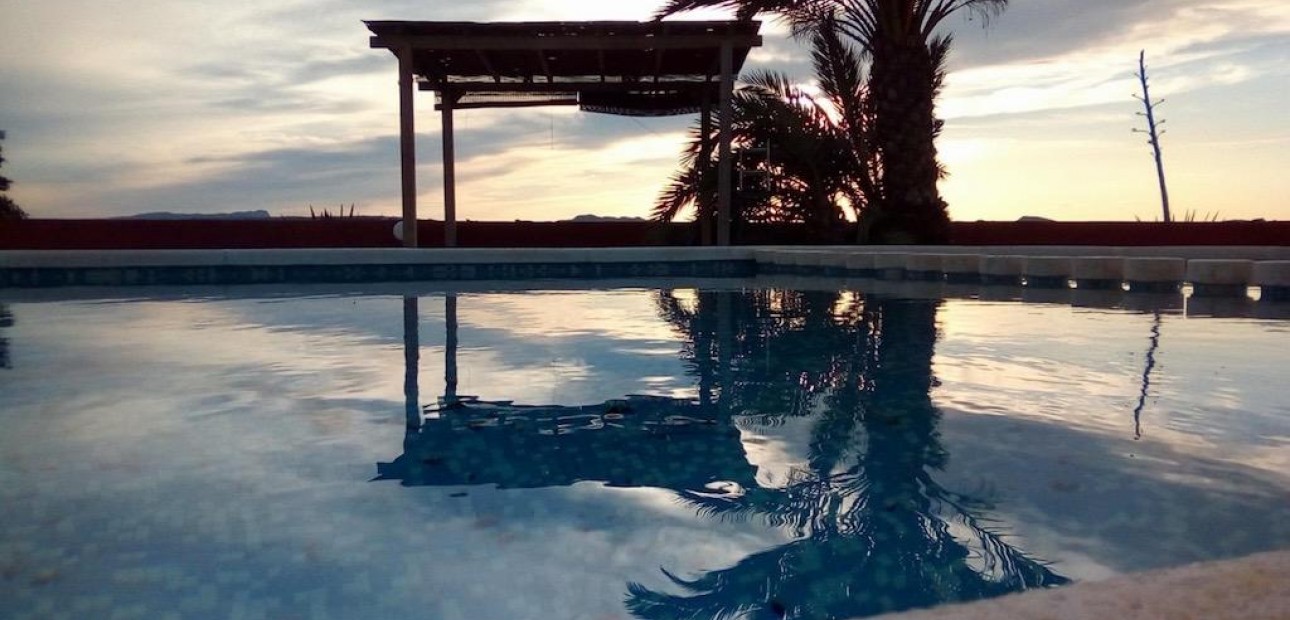 Herverkoop - Country House -
Orihuela - Torremendo