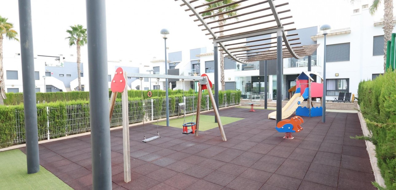 Herverkoop - Bungalow -
Pilar de la Horadada - Zona Pueblo