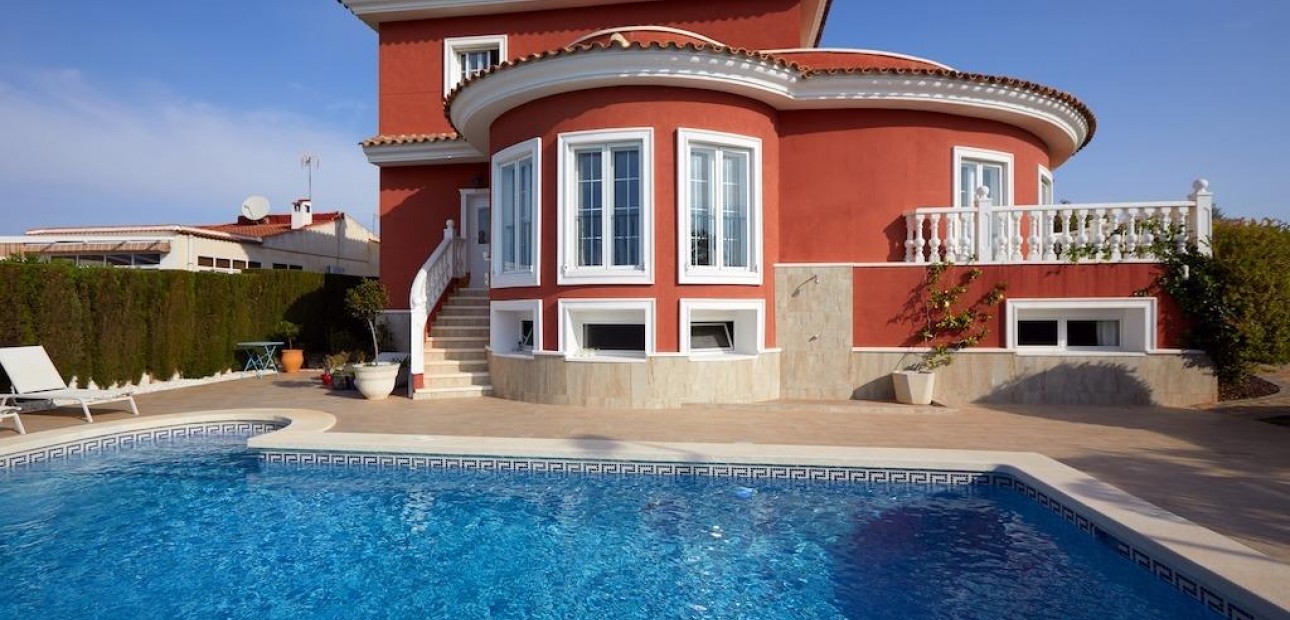 Herverkoop - Villa -
Rojales - Centro de la Ciudad Quesada