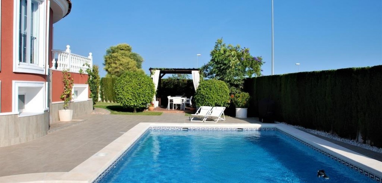 Herverkoop - Villa -
Rojales - Centro de la Ciudad Quesada