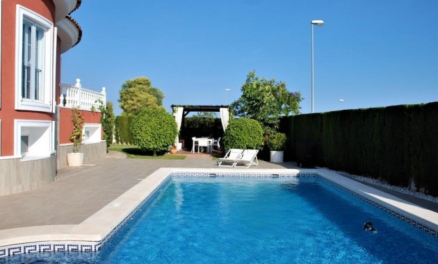 Herverkoop - Villa -
Rojales - Centro de la Ciudad Quesada