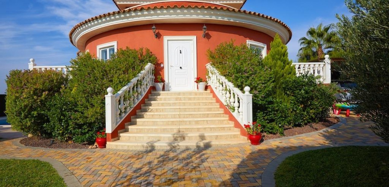 Herverkoop - Villa -
Rojales - Centro de la Ciudad Quesada