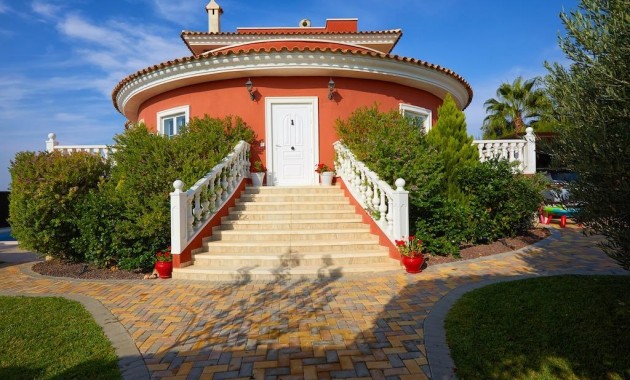 Herverkoop - Villa -
Rojales - Centro de la Ciudad Quesada