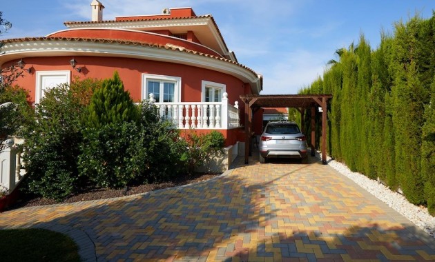 Herverkoop - Villa -
Rojales - Centro de la Ciudad Quesada