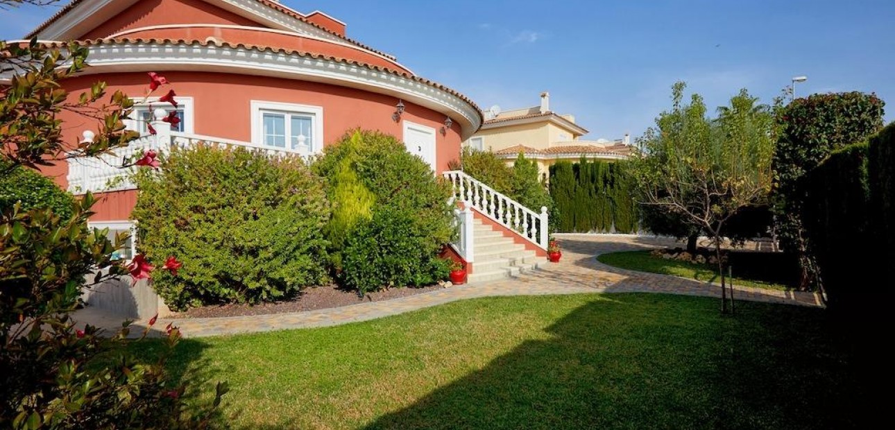 Herverkoop - Villa -
Rojales - Centro de la Ciudad Quesada