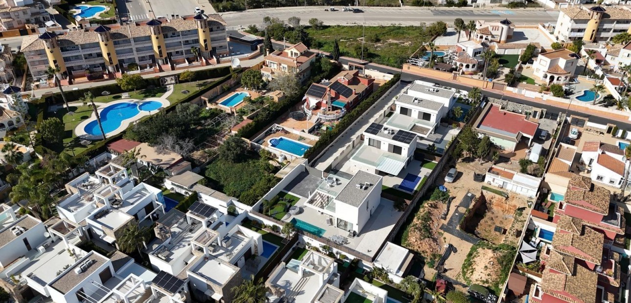 Herverkoop - Perceel / Grond -
Orihuela Costa - Lomas de Cabo Roig