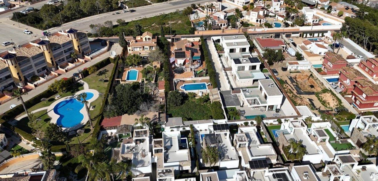 Herverkoop - Perceel / Grond -
Orihuela Costa - Lomas de Cabo Roig