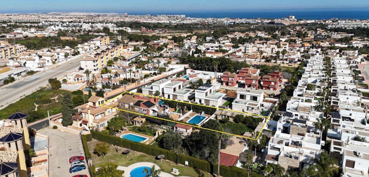 Herverkoop - Perceel / Grond -
Orihuela Costa - Lomas de Cabo Roig