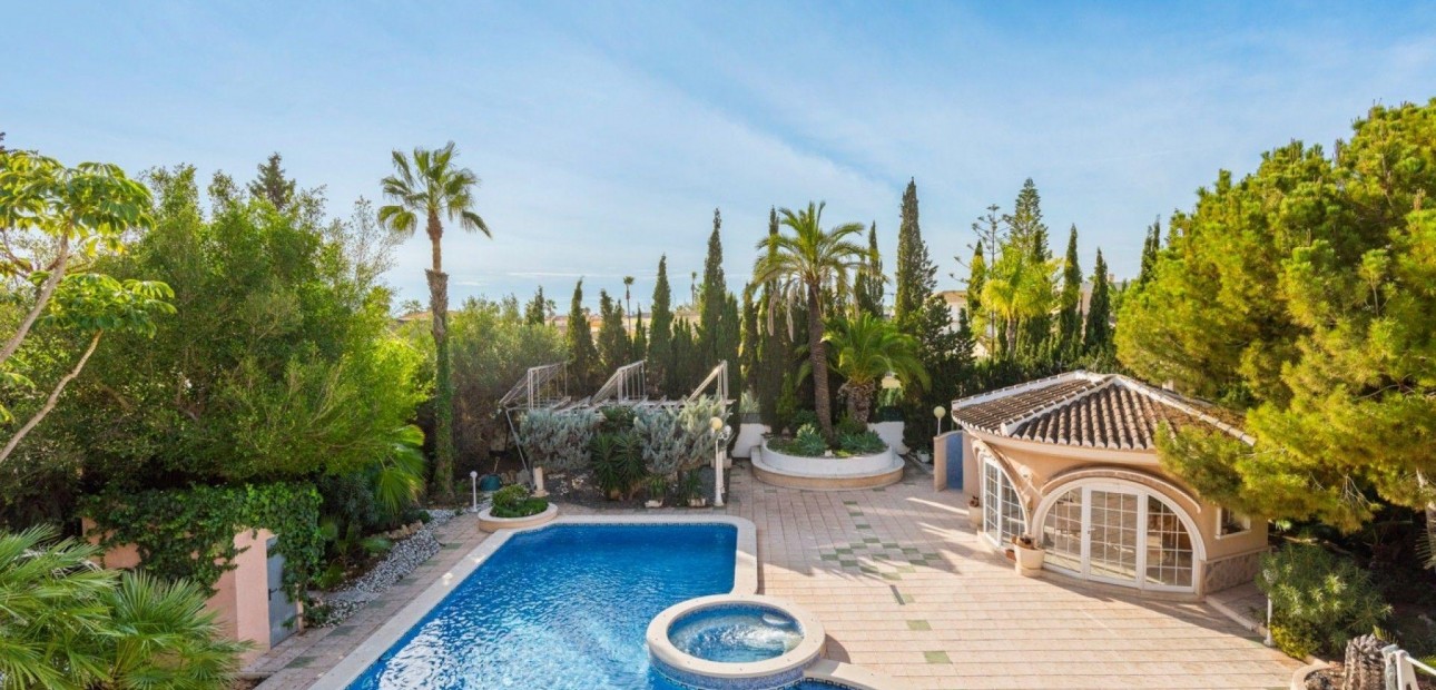 Herverkoop - Villa -
Rojales - Centro de la Ciudad Quesada