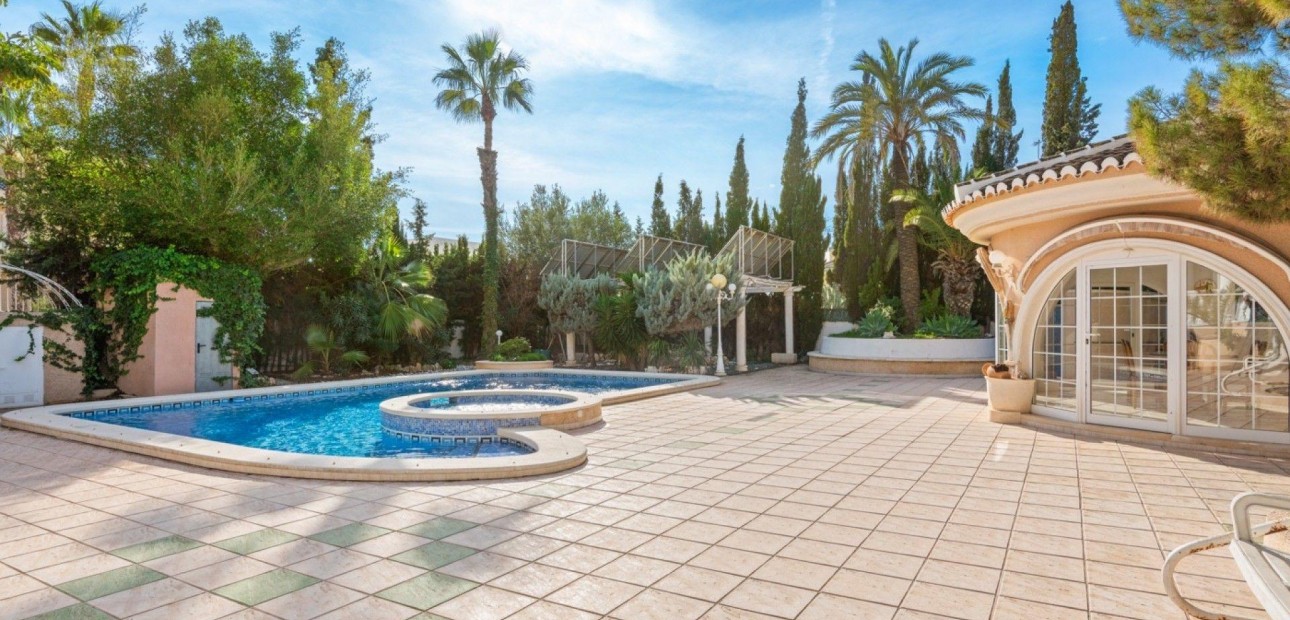 Herverkoop - Villa -
Rojales - Centro de la Ciudad Quesada