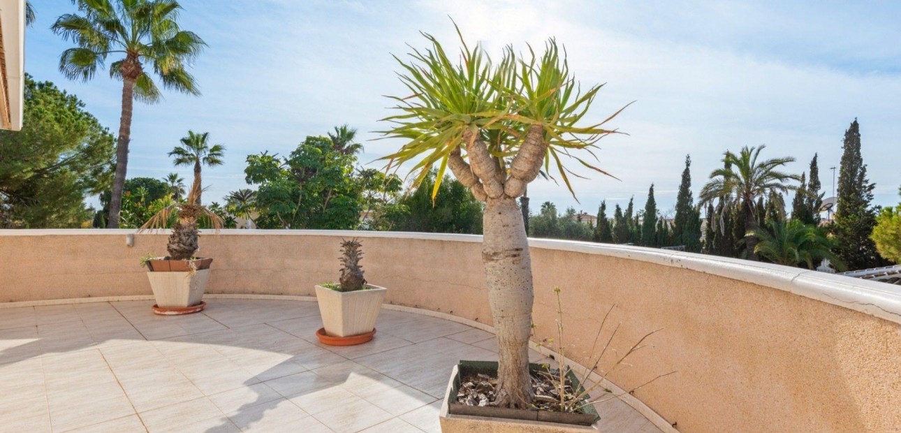 Herverkoop - Villa -
Rojales - Centro de la Ciudad Quesada