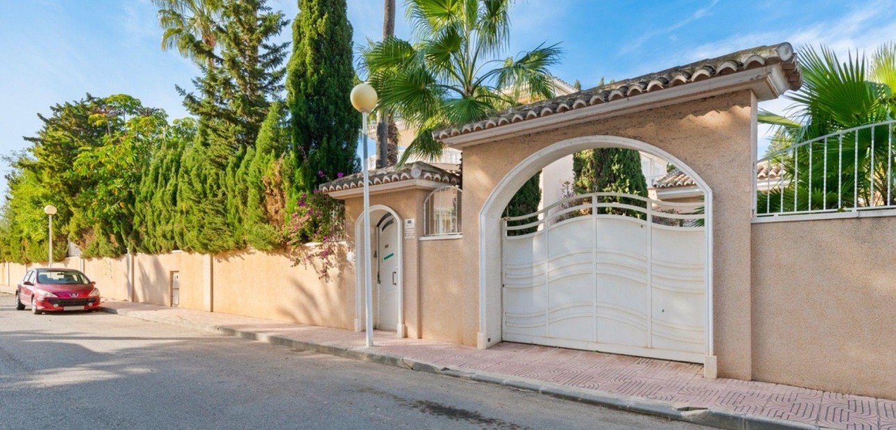 Herverkoop - Villa -
Rojales - Centro de la Ciudad Quesada