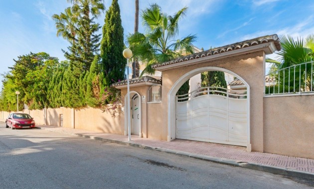 Herverkoop - Villa -
Rojales - Centro de la Ciudad Quesada