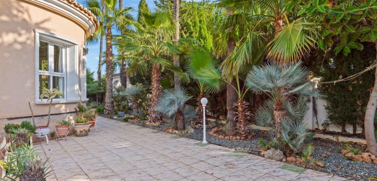 Herverkoop - Villa -
Rojales - Centro de la Ciudad Quesada