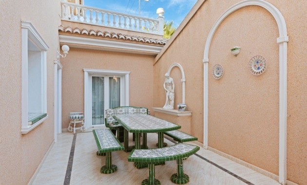 Herverkoop - Villa -
Rojales - Centro de la Ciudad Quesada