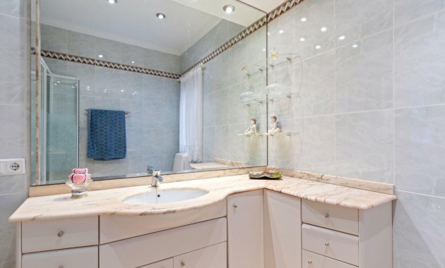 Herverkoop - Villa -
Rojales - Centro de la Ciudad Quesada