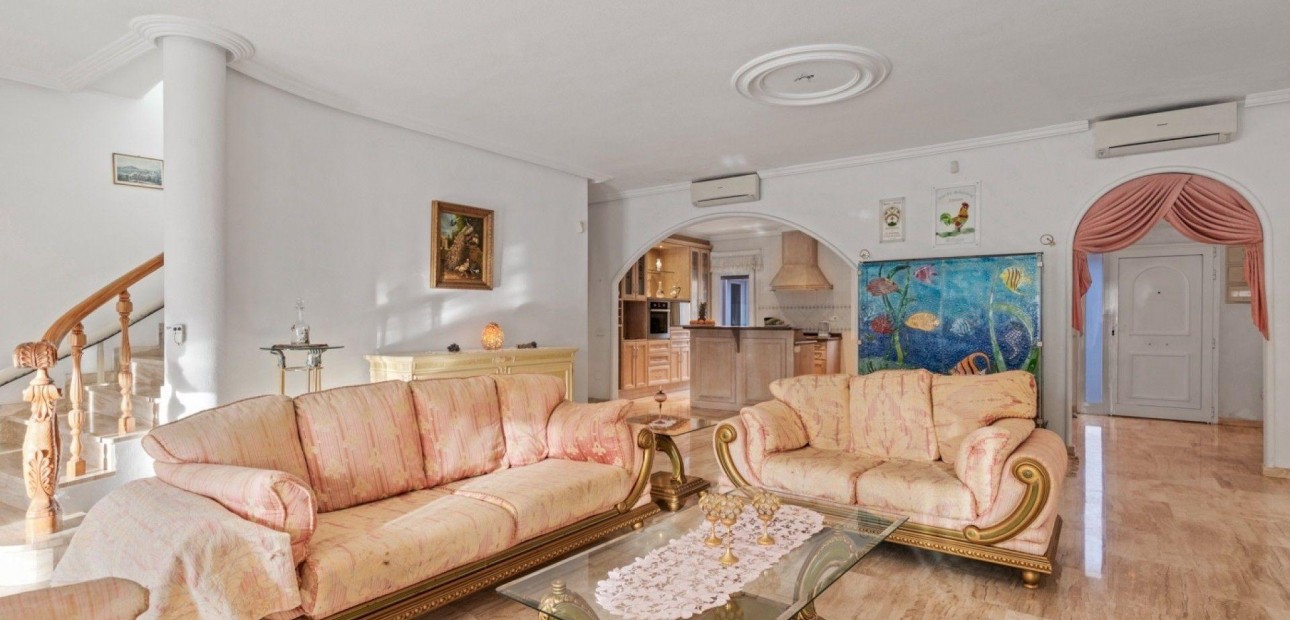 Herverkoop - Villa -
Rojales - Centro de la Ciudad Quesada