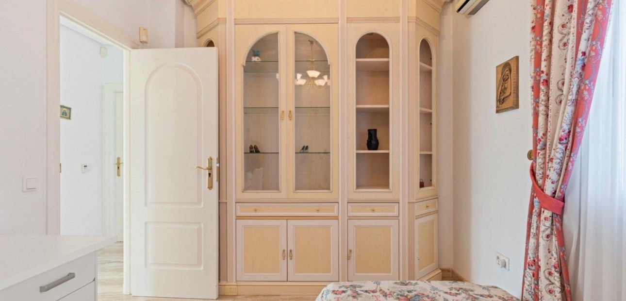 Herverkoop - Villa -
Rojales - Centro de la Ciudad Quesada