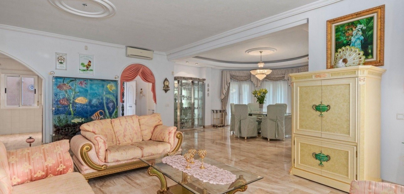 Herverkoop - Villa -
Rojales - Centro de la Ciudad Quesada