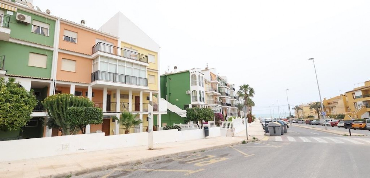 Venta - Apartamento / piso -
Torrevieja - La veleta