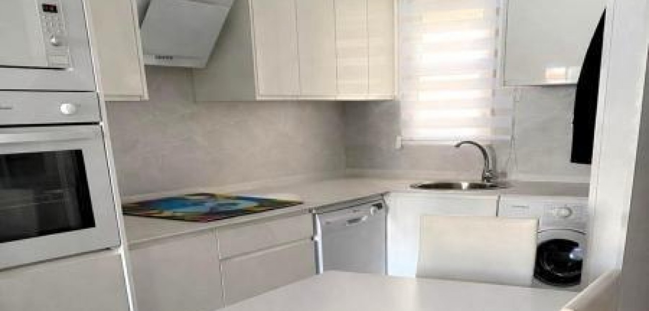 Herverkoop - Penthouse -
Torrevieja - Estacion de autobuses