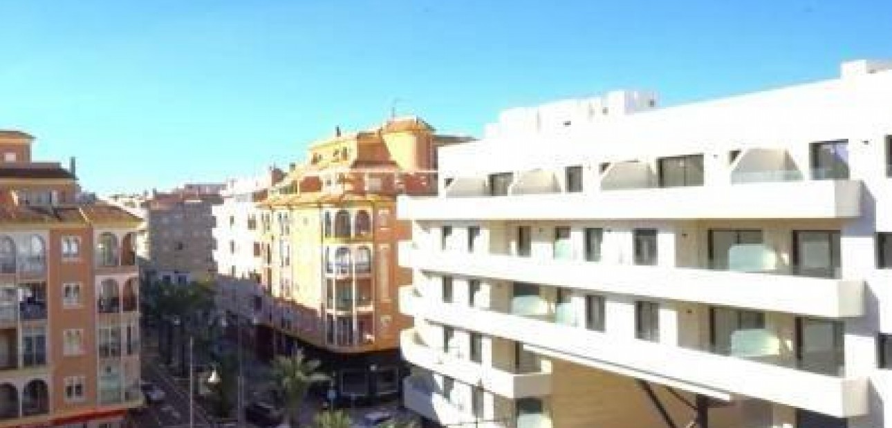 Herverkoop - Penthouse -
Torrevieja - Estacion de autobuses