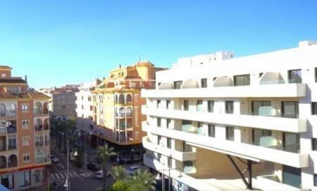 Herverkoop - Penthouse -
Torrevieja - Estacion de autobuses