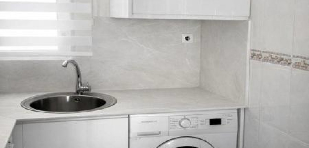 Herverkoop - Penthouse -
Torrevieja - Estacion de autobuses