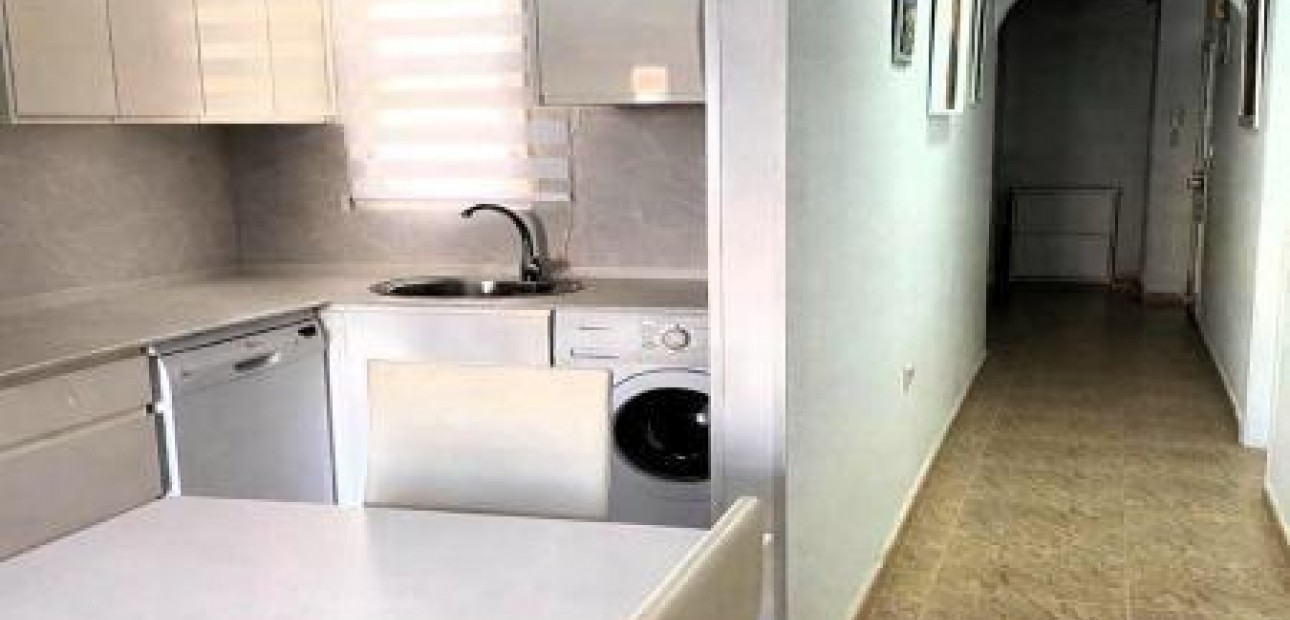 Herverkoop - Penthouse -
Torrevieja - Estacion de autobuses