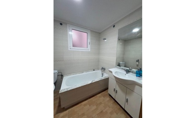 Herverkoop - Appartement / flat -
Torrevieja - Acequion